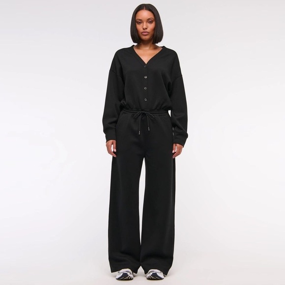 Abercrombie & Fitch Pants - Abercrombie - YPB - Neoknit Long-sleeve Henley Jumpsuit - Black